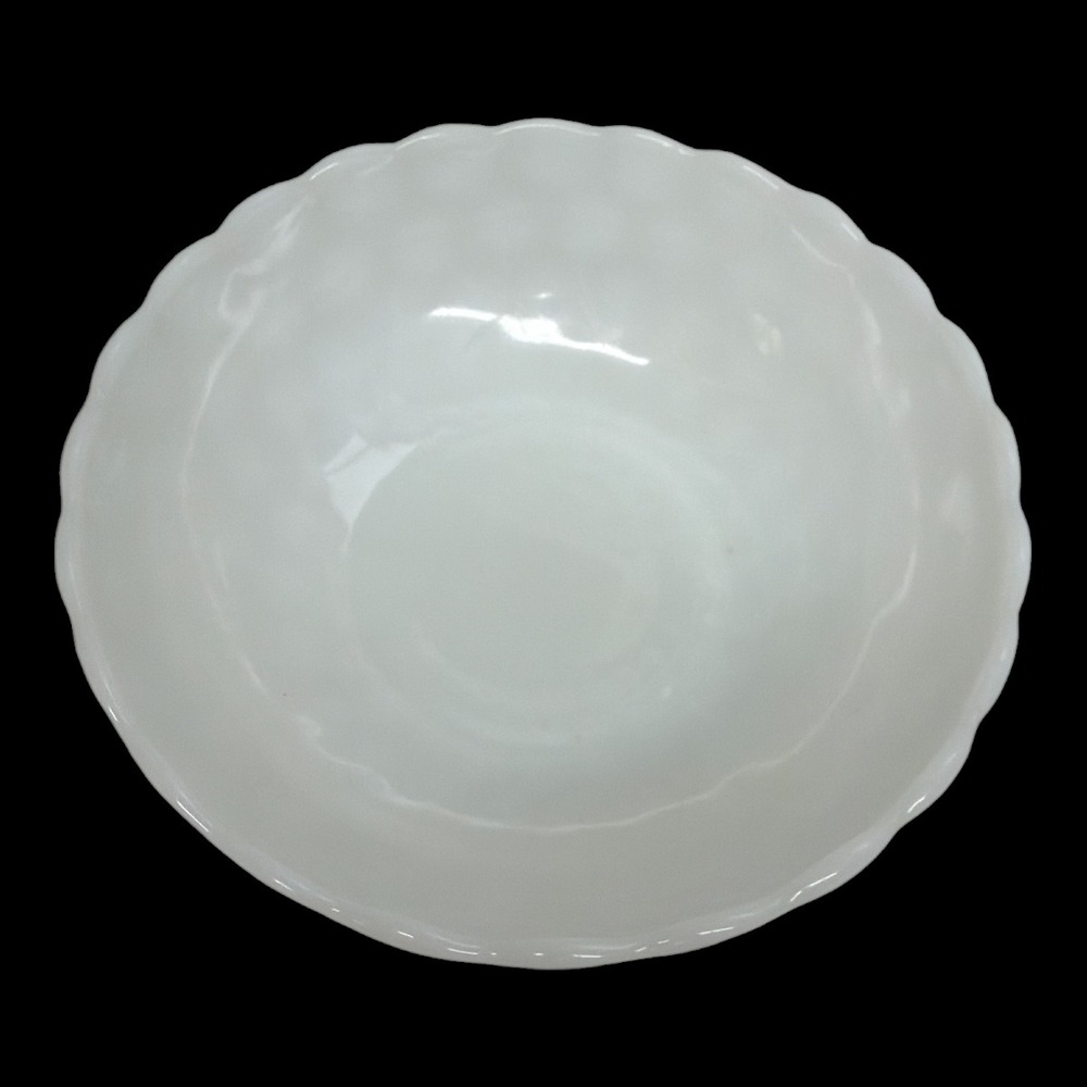 Anchor Hocking Fire King Round Scalloped White Milk Glass Bubble Bowl 8 1/2" EUC - Picture 3 of 4